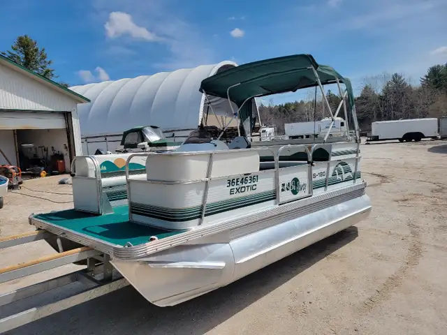 SunParty Pontoon Boat for Sale